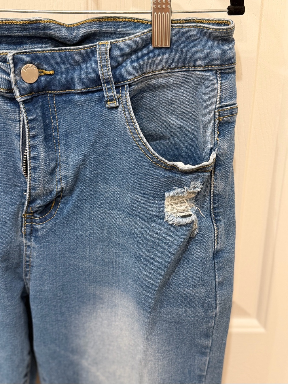 Wide Leg Distressed Jeans in Medium Blue - Picture 3 of 7